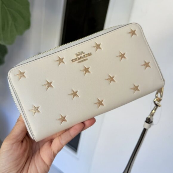 Last 2 ‼️Coach Long Zip Around Phone Wallet CW479 Chalk Gold Star Print Leather - Picture 1 of 4